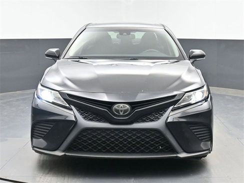 Used 2018 Toyota Camry L image 3