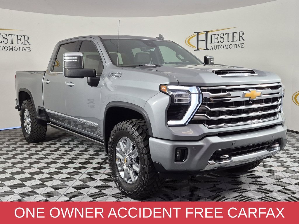 Used 2024 Chevrolet Silverado 2500 High Country w/ High Country Premium Package AWD/4WD image 2
