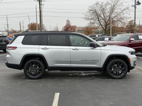 New 2025 Jeep Grand Cherokee L Limited image 2