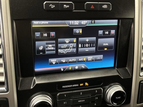 Used 2015 Ford F150 Lariat w/ Equipment Group 502A Luxury AWD/4WD image 21