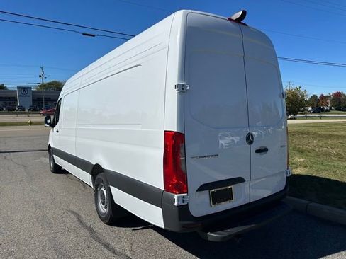Used 2026 Mercedes-Benz Sprinter 2500 image 3