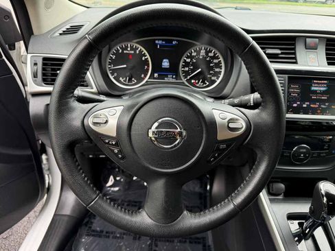Used 2019 Nissan Sentra SV FWD image 14