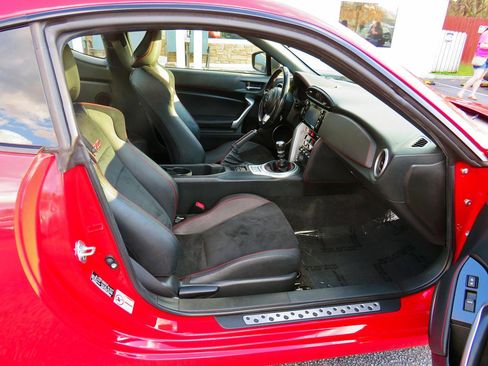 Used 2017 Subaru BRZ Limited w/ Performance Package image 12