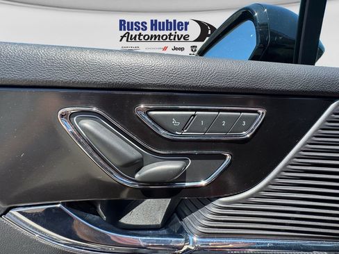Used 2022 Lincoln Corsair AWD w/ Premium Package image 18