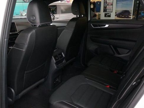 New 2024 Volkswagen Atlas Cross Sport SEL image 10