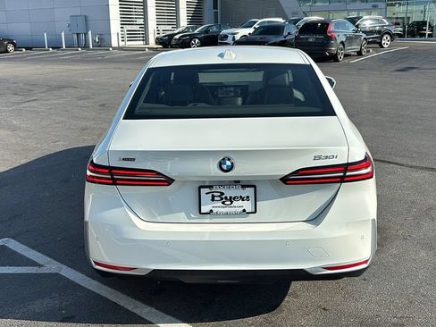 Used 2026 BMW 530i xDrive AWD/4WD image 32