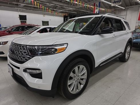 Used 2021 Ford Explorer Limited w/ Equipment Group 301A AWD/4WD image 3
