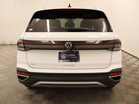 Used 2025 Volkswagen Taos SE w/ Panoramic Sunroof Package image 6
