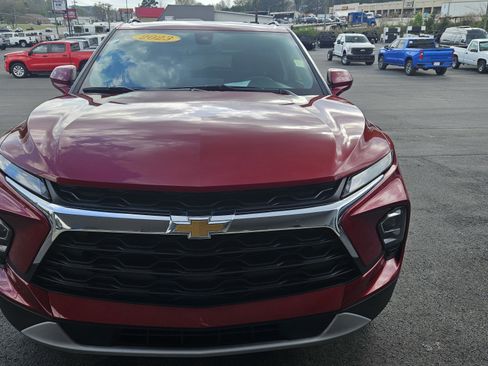 Used 2023 Chevrolet Blazer LT w/ Convenience Package image 3