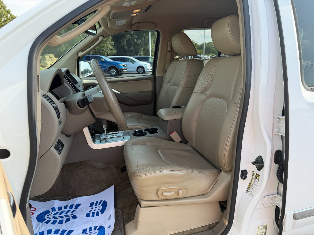 Used 2011 Nissan Pathfinder Silver w/ Protection Pkg AWD/4WD image 29