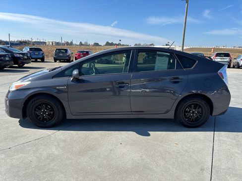 Used 2013 Toyota Prius Four image 7