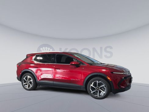 New 2026 Chevrolet Equinox EV LT image 2