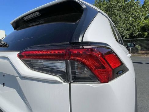 Used 2021 Toyota RAV4 LE FWD image 19