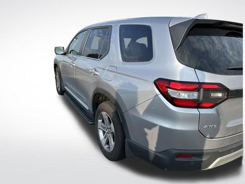 Used 2025 Honda Pilot EX-L image 5