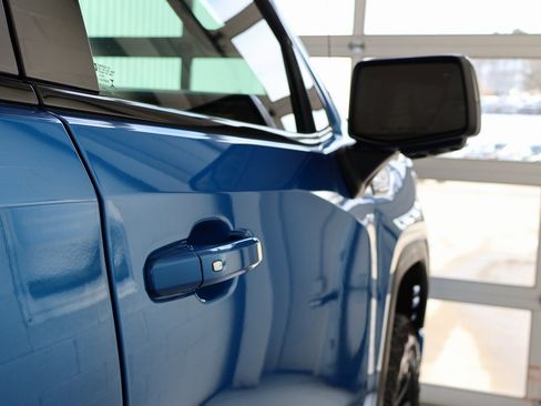 Certified 2022 GMC Sierra 1500 AT4X image 38