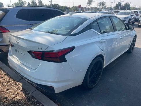 Used 2020 Nissan Altima 2.5 SR FWD image 2