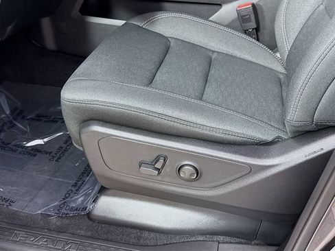 New 2026 RAM 1500 Big Horn AWD/4WD image 19