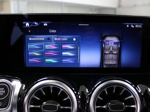 Used 2024 Mercedes-Benz GLB 250 4MATIC image 25