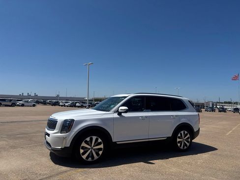 Used 2020 Kia Telluride S w/ S 8 Passenger Seating Package FWD image 12