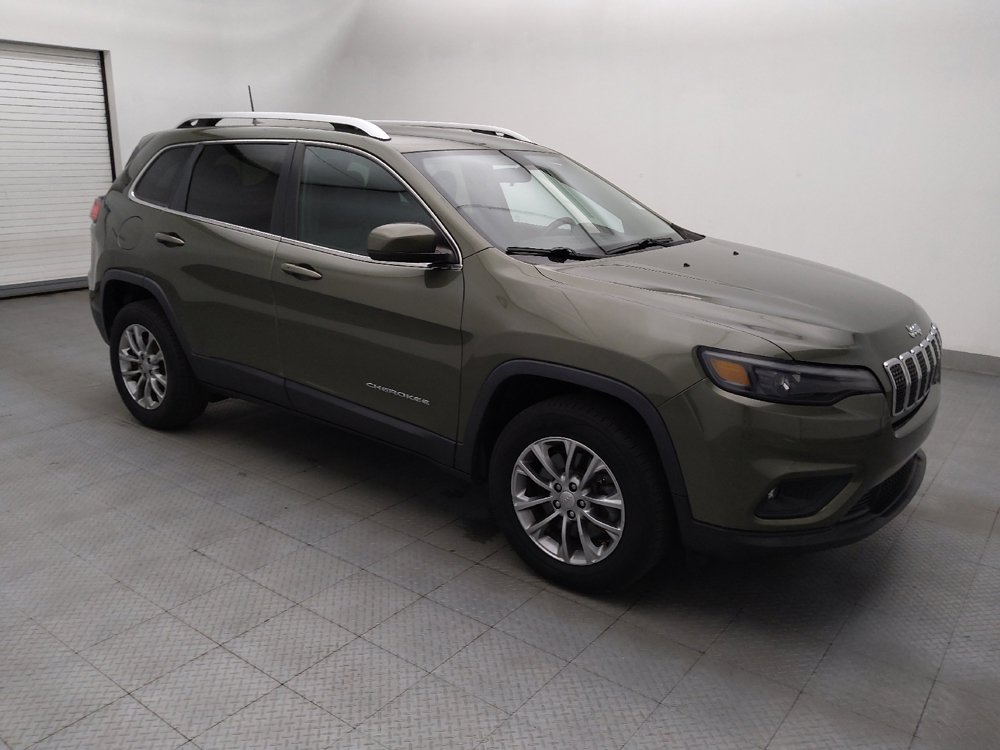 Used 2019 Jeep Cherokee Latitude Plus w/ Cold Weather Group AWD/4WD image 11