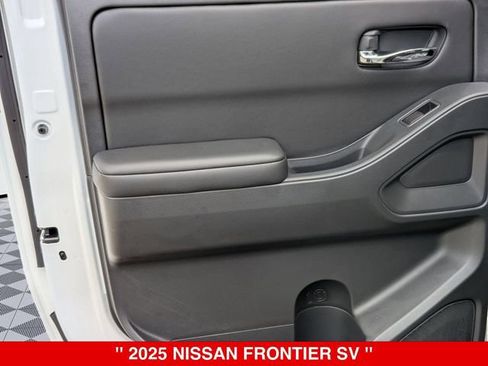 New 2025 Nissan Frontier SV w/ SV Convenience Package AWD/4WD image 28