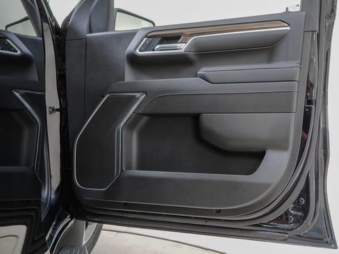 Used 2025 Chevrolet Silverado 1500 LT AWD/4WD image 42