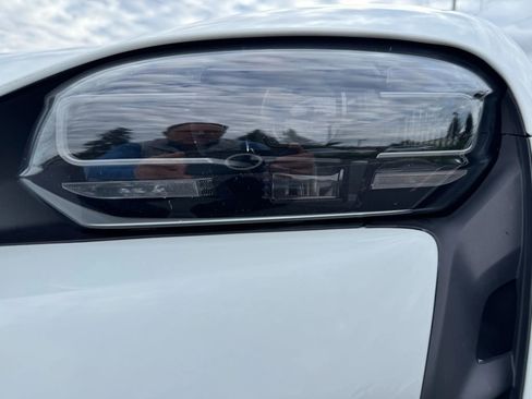 Used 2022 Porsche Taycan image 14