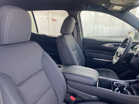 Used 2026 Chevrolet Traverse LT image 25