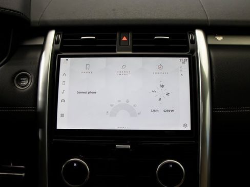 Certified 2025 Land Rover Discovery Dynamic SE image 19