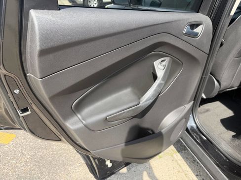 Used 2014 Ford Escape SE FWD image 16