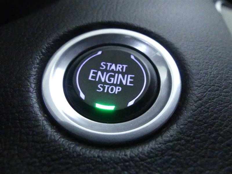 Used 2023 Cadillac XT4 Premium Luxury w/ Driver Assist Package AWD/4WD image 19