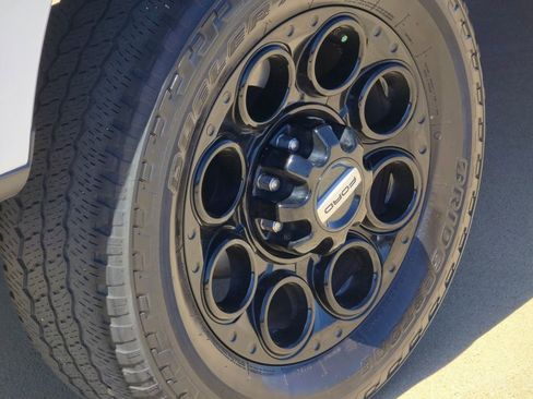 Used 2023 Ford F250 Lariat w/ Black Appearance Package image 10