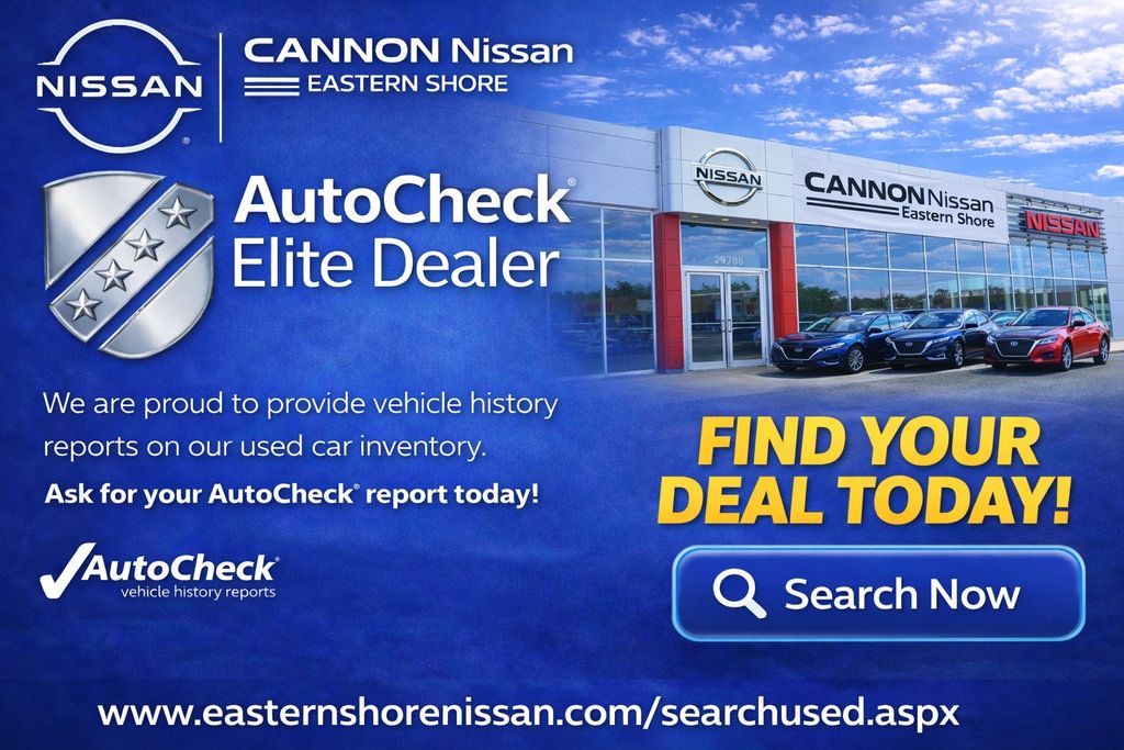 Used 2022 Nissan Versa SR FWD image 7