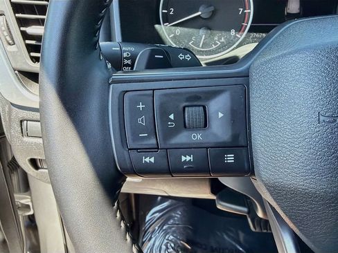 Used 2025 Nissan Rogue SV AWD/4WD image 12