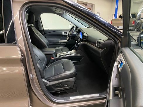 Used 2021 Ford Explorer Limited w/ Equipment Group 301A image 15
