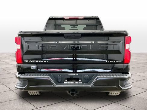 Used 2020 Chevrolet Silverado 1500 Custom w/ Custom Value Package AWD/4WD image 4