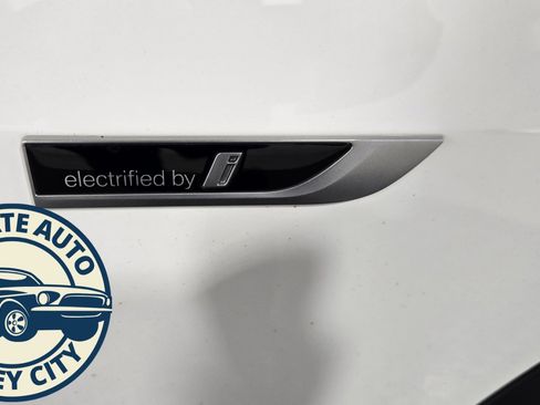 Used 2023 BMW X5 xDrive45e w/ Climate Comfort Package image 37