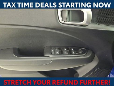 Certified 2025 Hyundai Venue SEL image 14