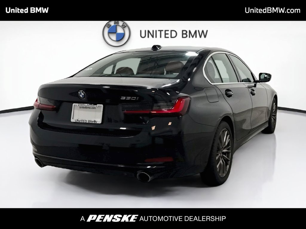 Certified 2024 BMW 330i Sedan w/ Convenience Package RWD image 5