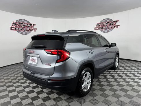 Used 2020 GMC Terrain SLE w/ Driver Convenience Package FWD image 7