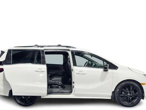 Used 2023 Honda Odyssey Sport image 8