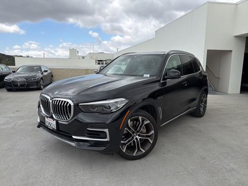 Certified 2023 BMW X5 xDrive45e w/ Parking Assistance Package AWD/4WD image 3
