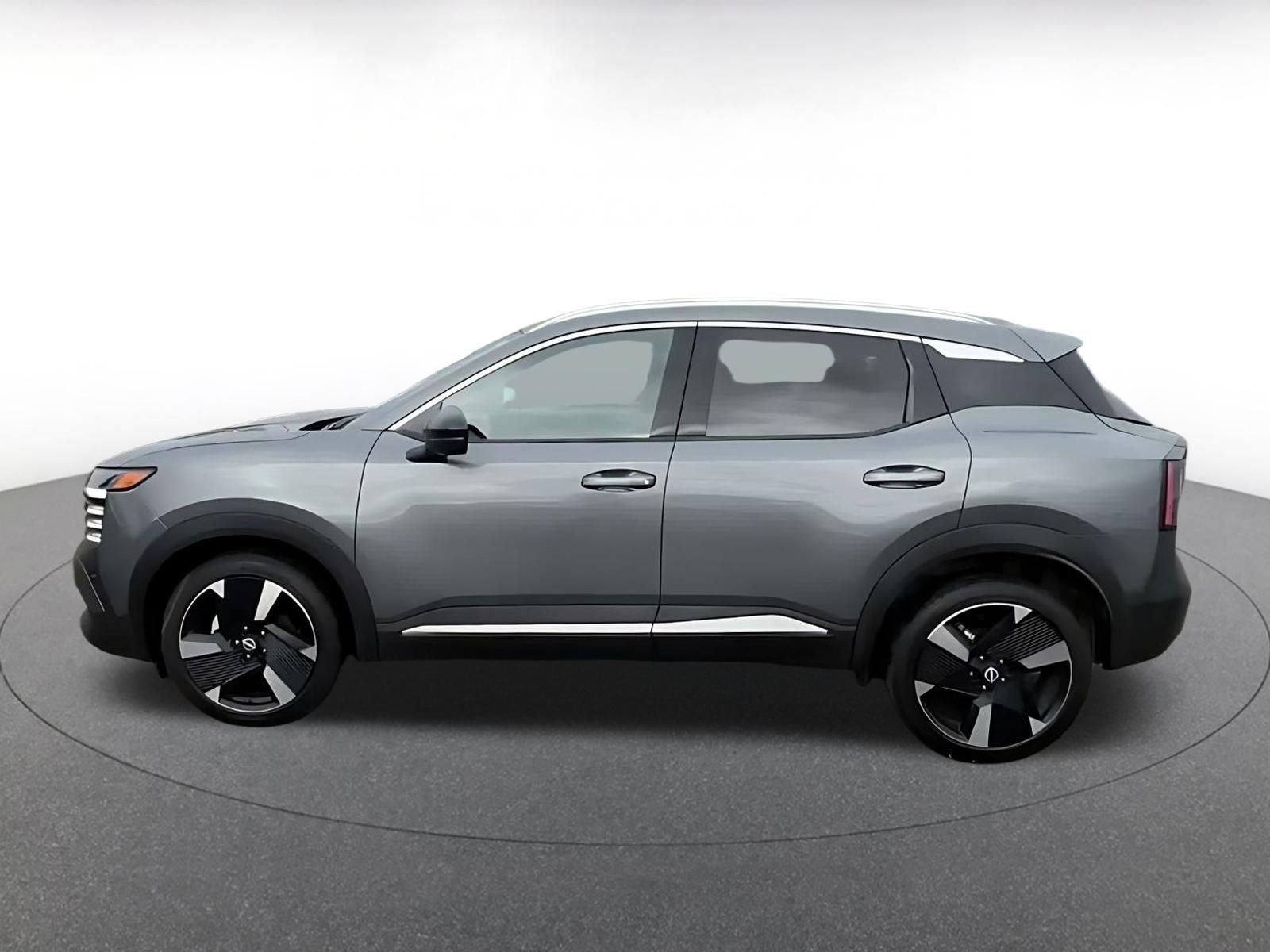 Used 2026 Nissan Kicks SR AWD/4WD image 8