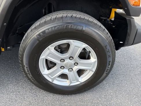 Used 2021 Jeep Wrangler Unlimited Sport image 9