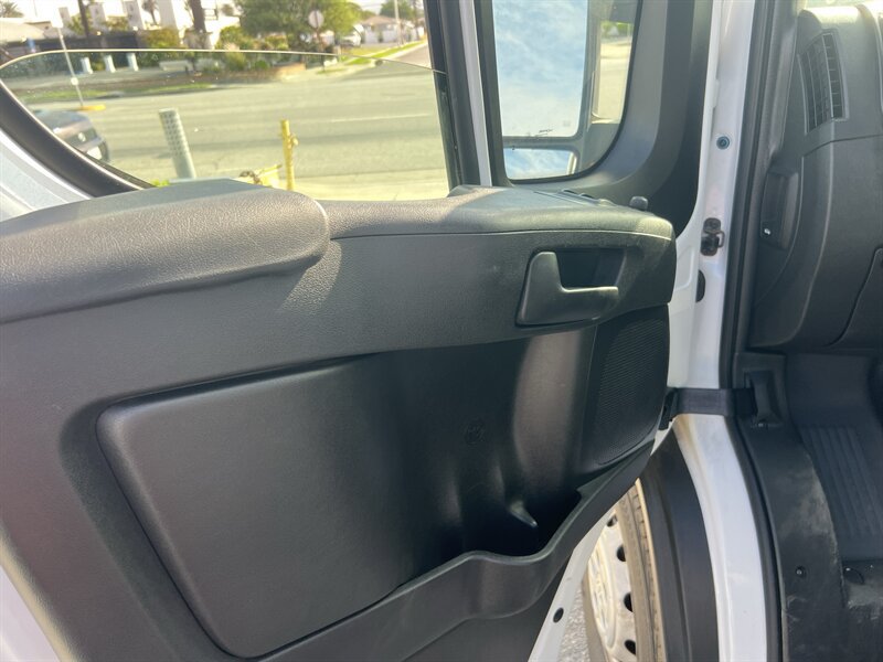 Used 2025 RAM ProMaster 3500 w/ Convenience Group FWD image 14