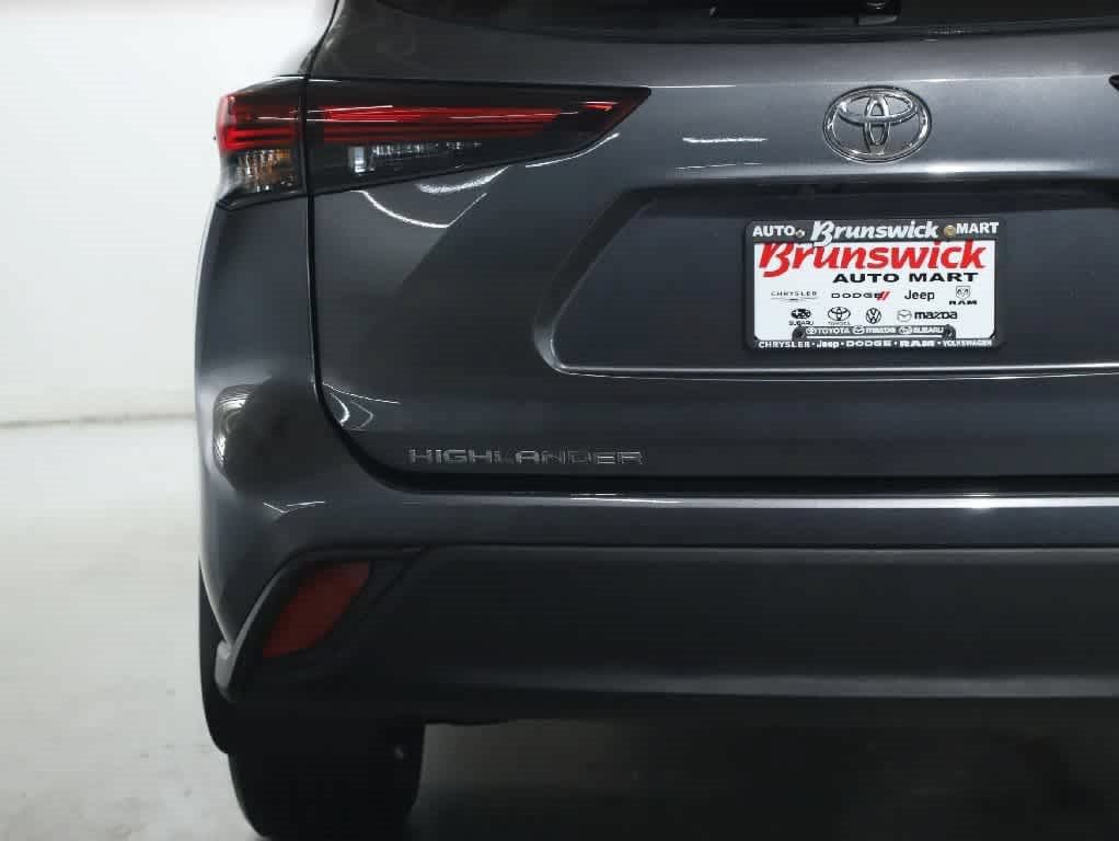 Used 2024 Toyota Highlander XLE AWD/4WD image 51