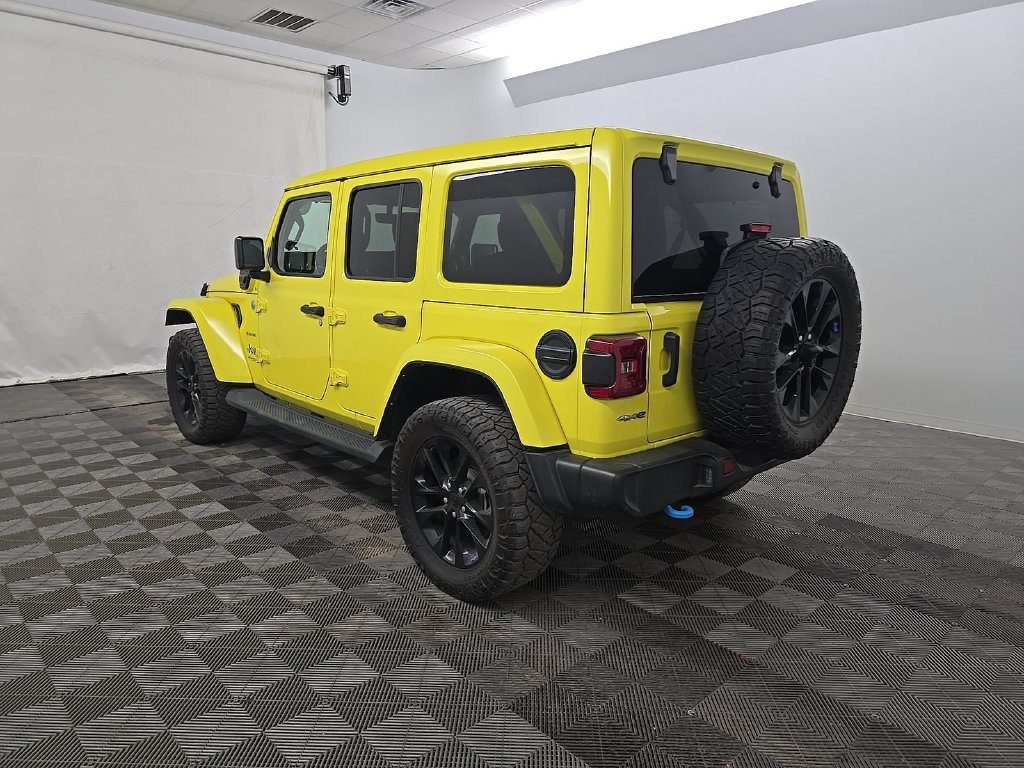 Used 2022 Jeep Wrangler Unlimited Sahara AWD/4WD image 4