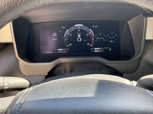 Used 2024 Toyota Tundra Limited AWD/4WD image 21