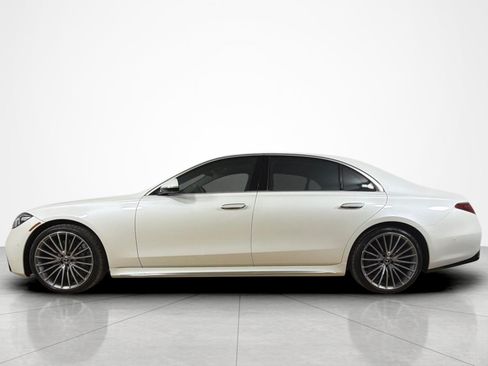 Used 2023 Mercedes-Benz S 580 4MATIC Sedan image 2