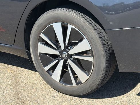 Used 2022 Nissan Altima 2.5 SV FWD image 25
